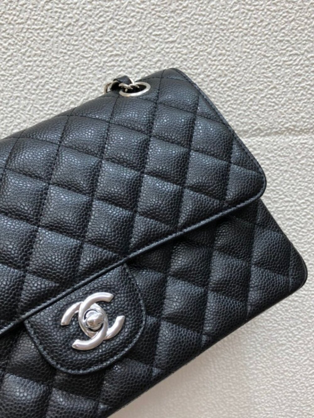 Medium Classic Flap Black Caviar Leather Silver‑Tone CC Hardware Interwoven Chai